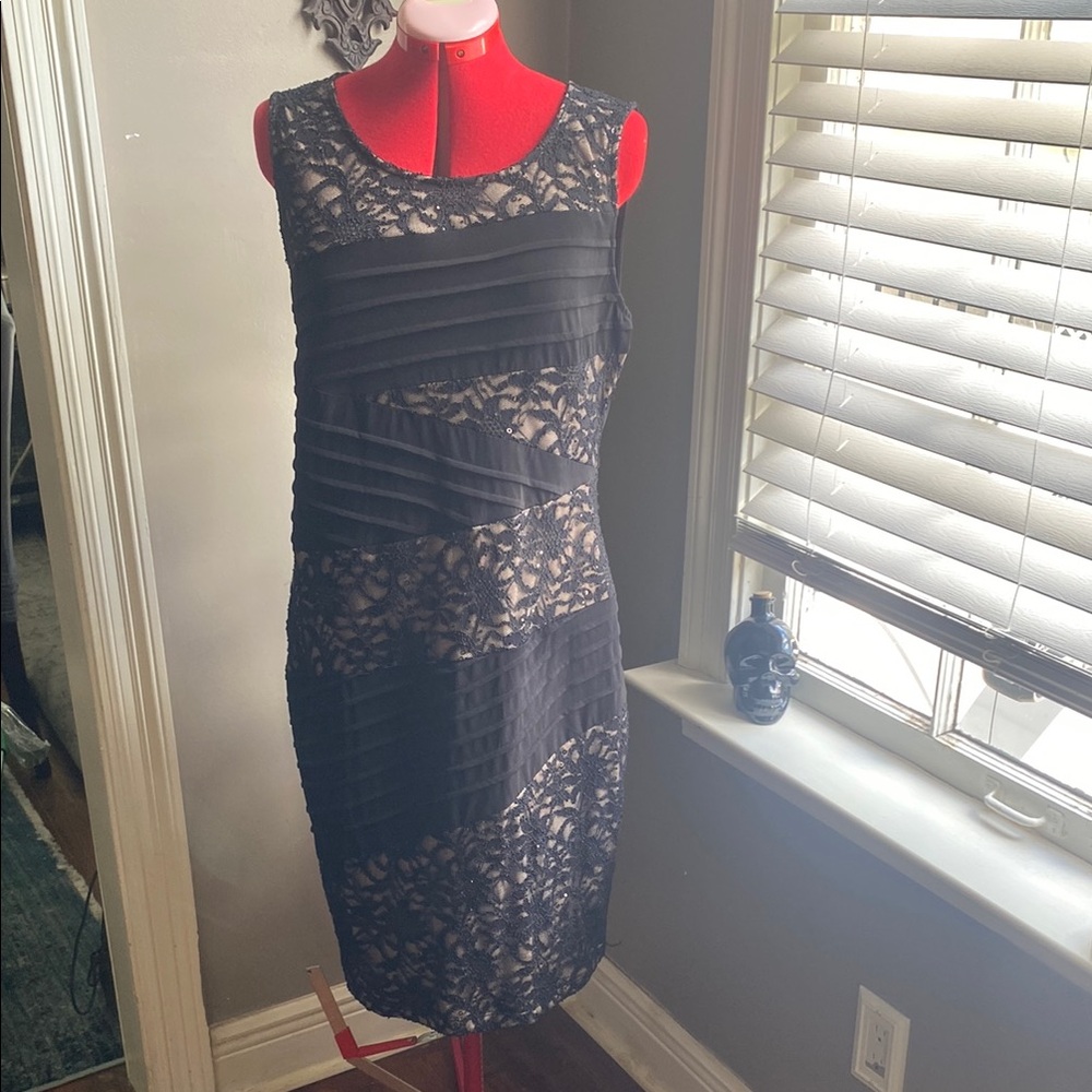 Black Sleeveless Sheath Midi Dress